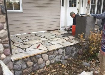 Natural rock veneer for patios in Eden Prairie